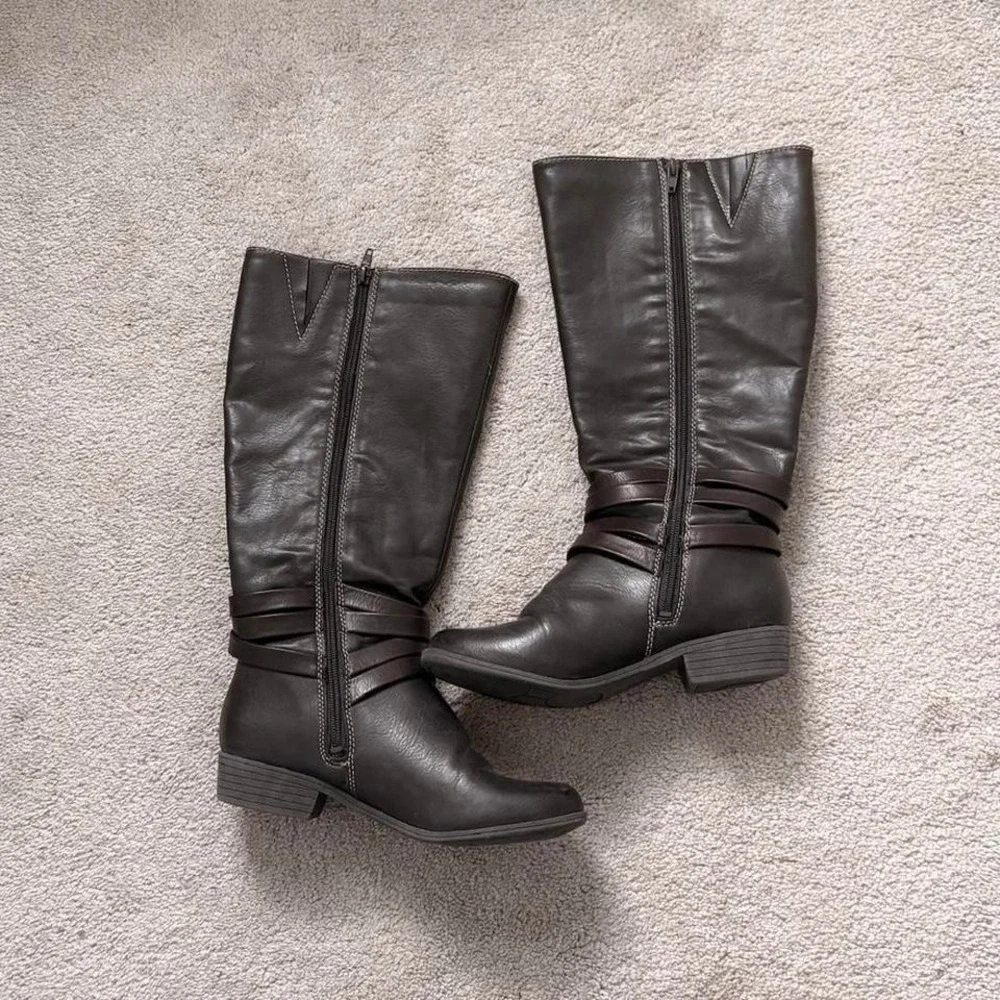 y2k 2000s brown knee high buckle